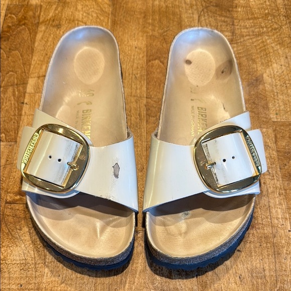 Birkenstock White Sandals with Gold Buckle - Picture 1 of 6